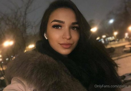 Foto di nudo di fuga di OnlyFans di Goldenzlata
