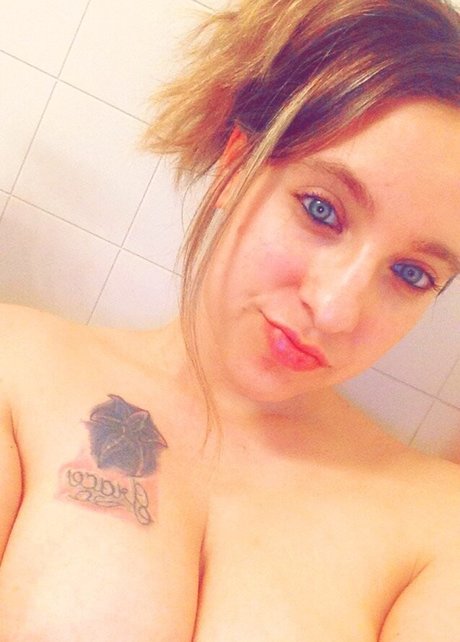 Foto di nudo di fuga di OnlyFans di Iceybabe