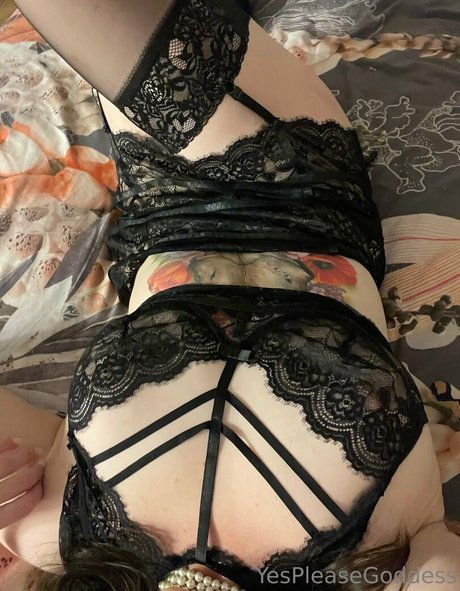 Foto di nudo di fuga di OnlyFans di Yespleasegoddessof