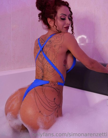 Foto di nudo di fuga di OnlyFans di Morelovepassion
