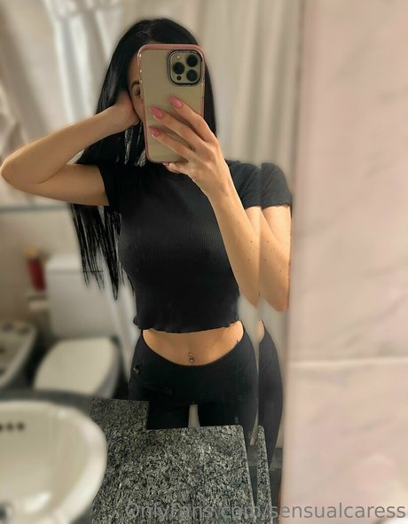 Foto di nudo di fuga di OnlyFans di Sensualcaress