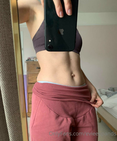 Foto di nudo di fuga di OnlyFans di Evieexpands