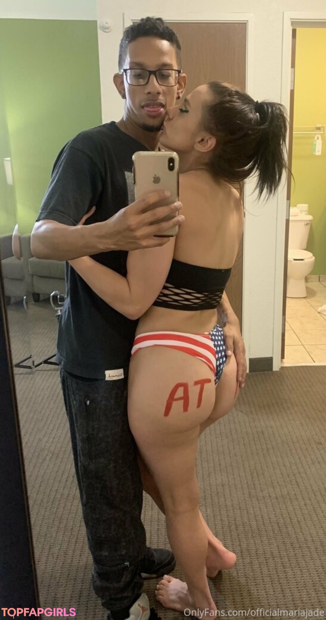 Foto di nudo di fuga di OnlyFans di Officialmariajade #22 Foto di nudo di fuga di OnlyFans di Officialmariajade #22