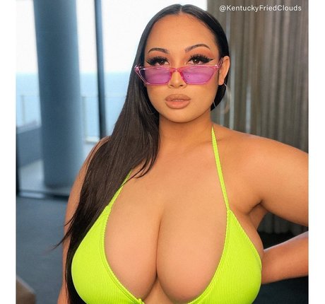 Foto di nudo di fuga di OnlyFans di Anyastja Asmr