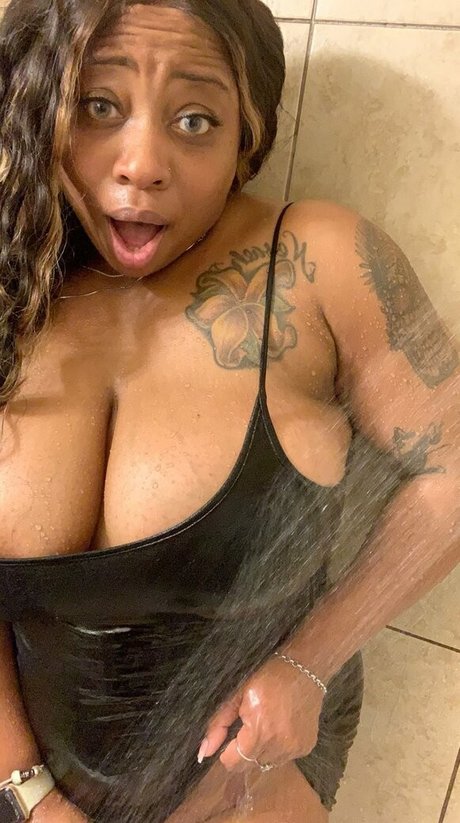 Foto di nudo di fuga di OnlyFans di Lyssalaird