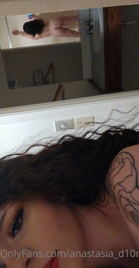 Foto di nudo di fuga di OnlyFans di Anastasiad10r