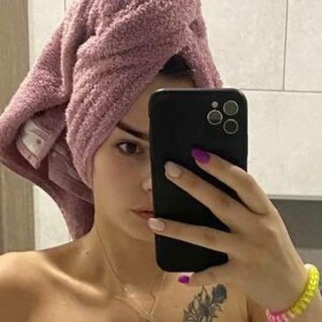 Foto di nudo di fuga di OnlyFans di Kisa Tanya