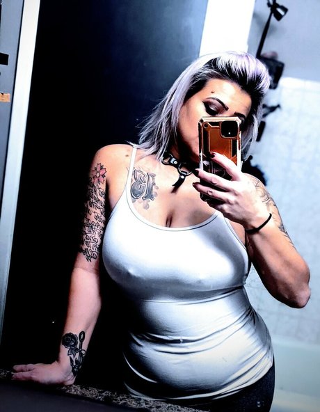 Foto di nudo di fuga di OnlyFans di Valkyrieskiss