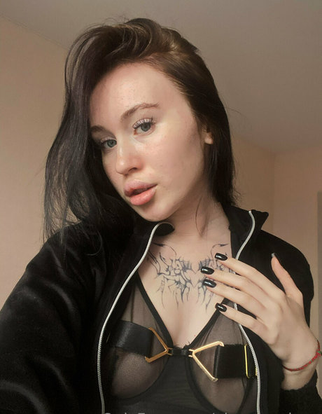 Foto di nudo di fuga di OnlyFans di Olyacoralova