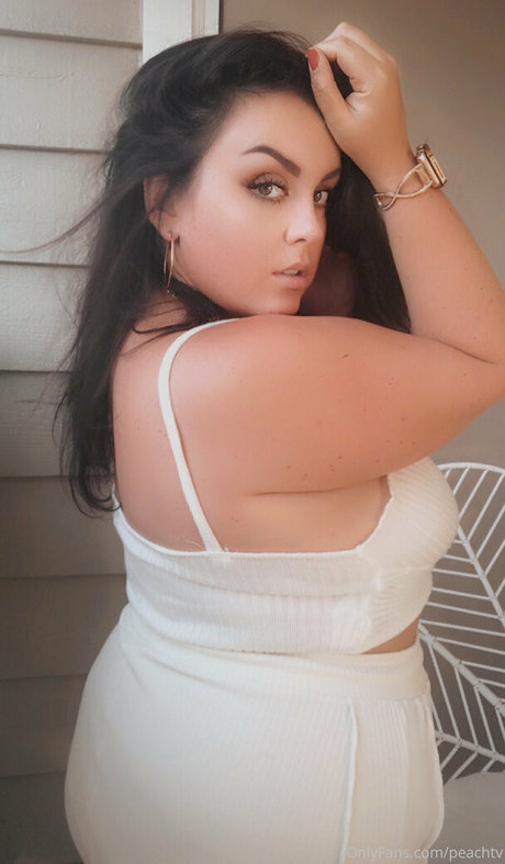 Foto di nudo di fuga di OnlyFans di Peachtv