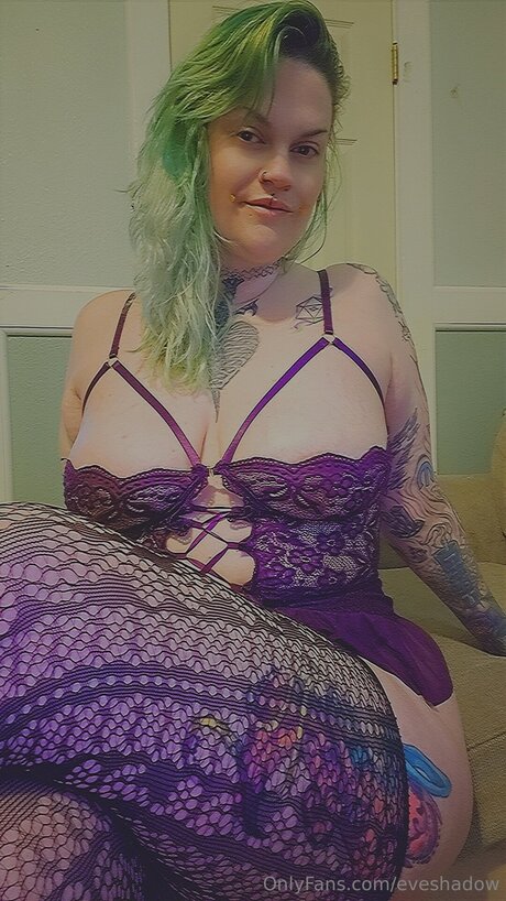Foto di nudo di fuga di OnlyFans di Eveshadow