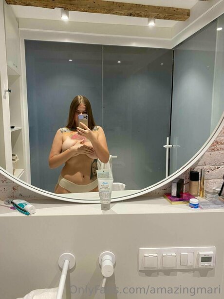 Foto di nudo di fuga di OnlyFans di Amazingmari