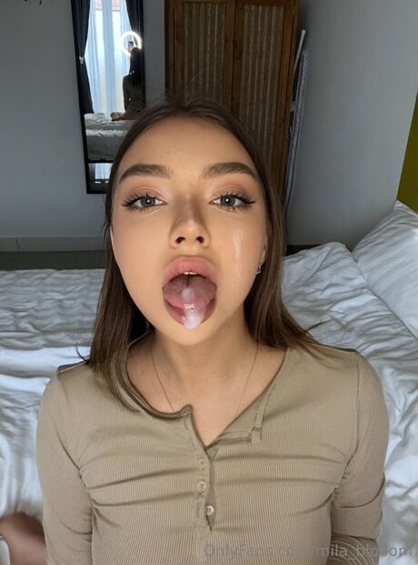 Foto di nudo di fuga di OnlyFans di Mila Blooom