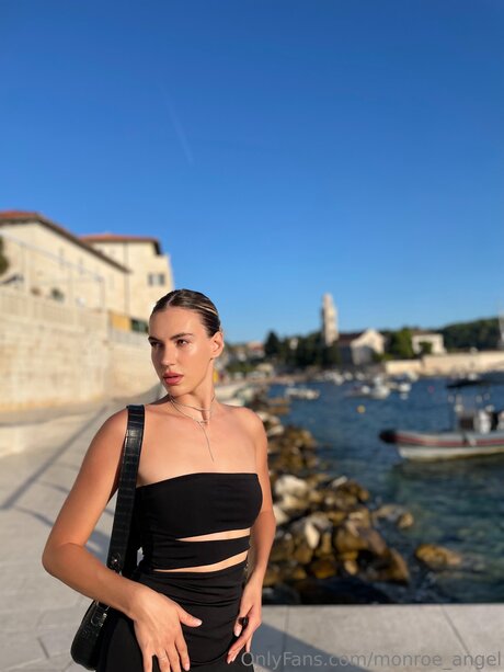 Foto di nudo di fuga di OnlyFans di Lensadriana