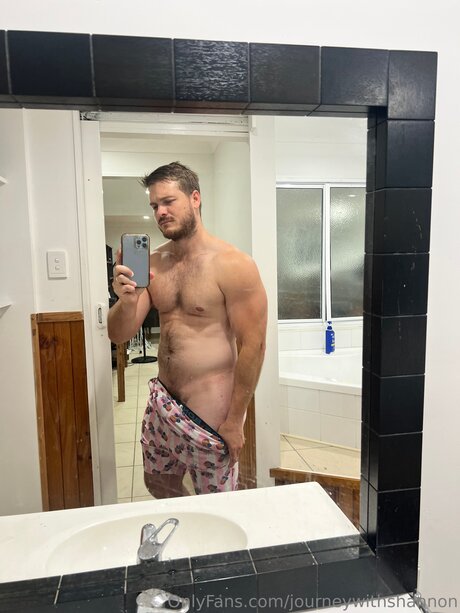 Foto di nudo di fuga di OnlyFans di Journeywithshannon