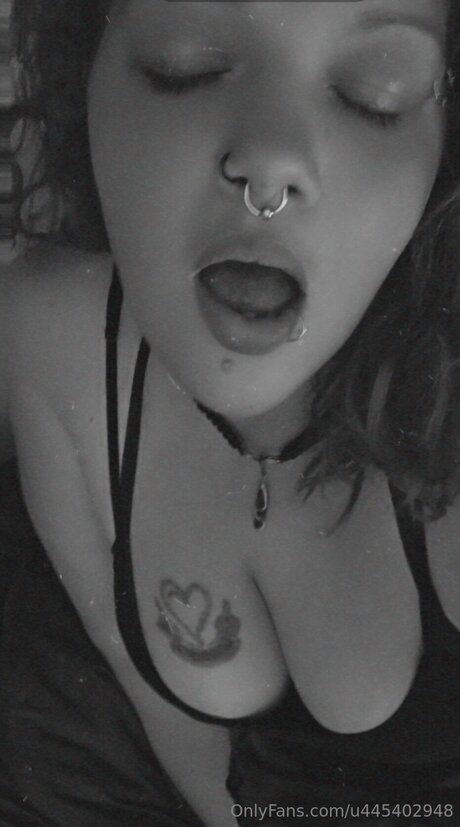 Foto di nudo di fuga di OnlyFans di U445402948