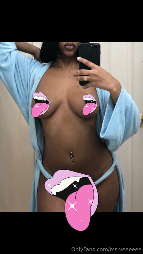 Foto di nudo di fuga di OnlyFans di Ms Veeeeee