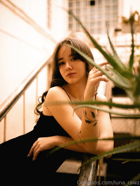 Luna Rawz