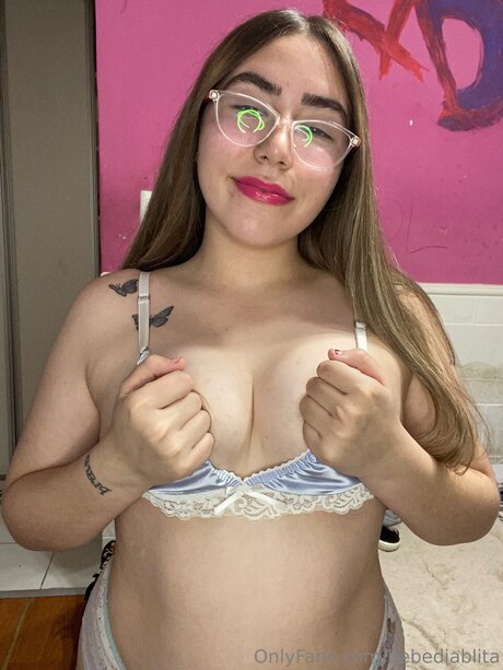 Foto di nudo di fuga di OnlyFans di Bebediablita