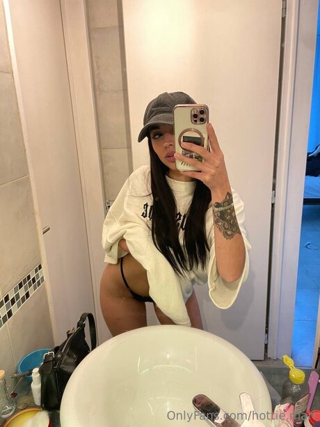Hottie Mari