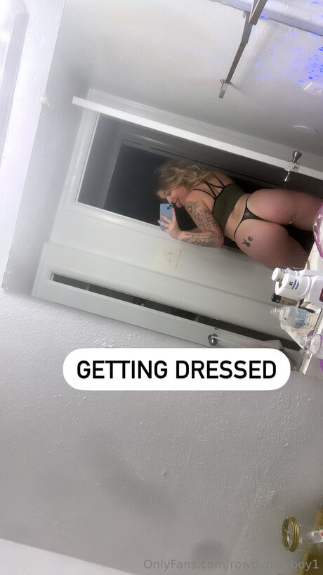 Foto di nudo di fuga di OnlyFans di Rowdyplayboy1