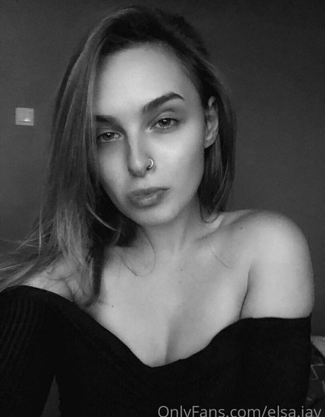 Elsa Jay