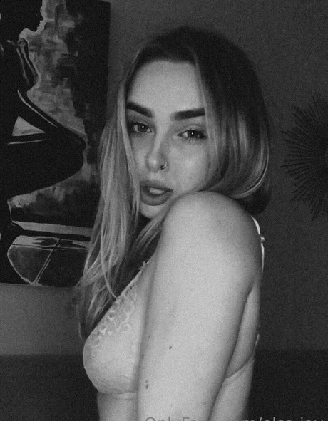 Elsa Jay