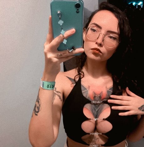 Foto di nudo di fuga di OnlyFans di Electrahearth