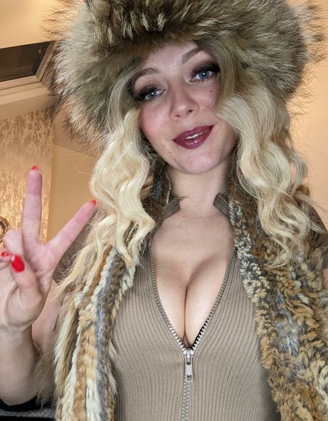 Foto di nudo di fuga di OnlyFans di Aurora Indica