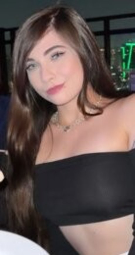 Nicole Diretora
