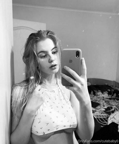 Foto di nudo di fuga di OnlyFans di Cutebaby0