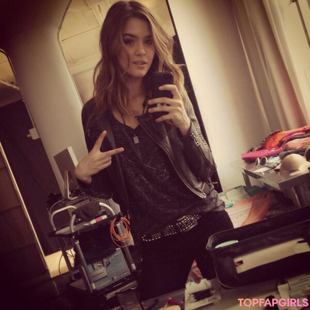 Foto di nudo di fuga di OnlyFans di Josephine Skriver #1458