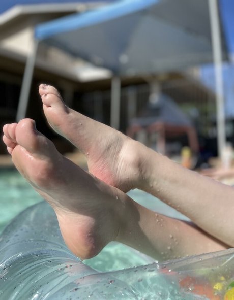Foto di nudo di fuga di OnlyFans di Lovelylucyj20