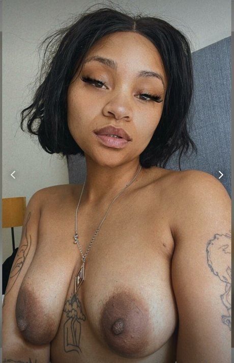 Foto di nudo di fuga di OnlyFans di Arrie Cakes
