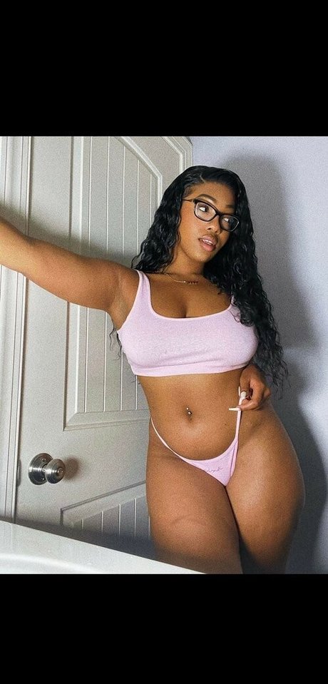 Foto di nudo di fuga di OnlyFans di Baddiejoyy