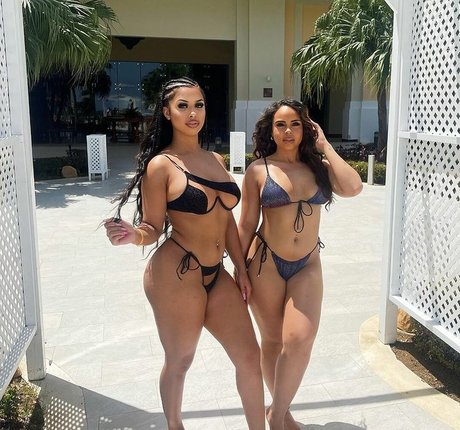 Foto di nudo di fuga di OnlyFans di Amira Khalil