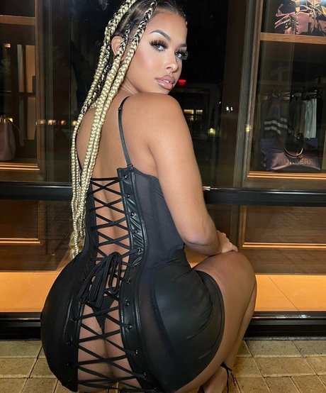 Foto di nudo di fuga di OnlyFans di Amira Khalil