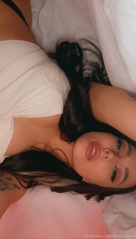 Eevie_moon