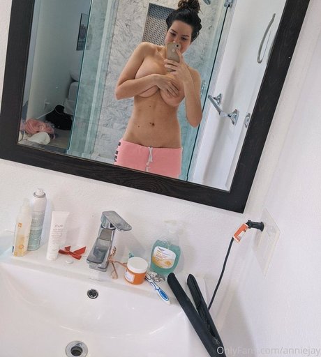 Foto di nudo di fuga di OnlyFans di Anniejay