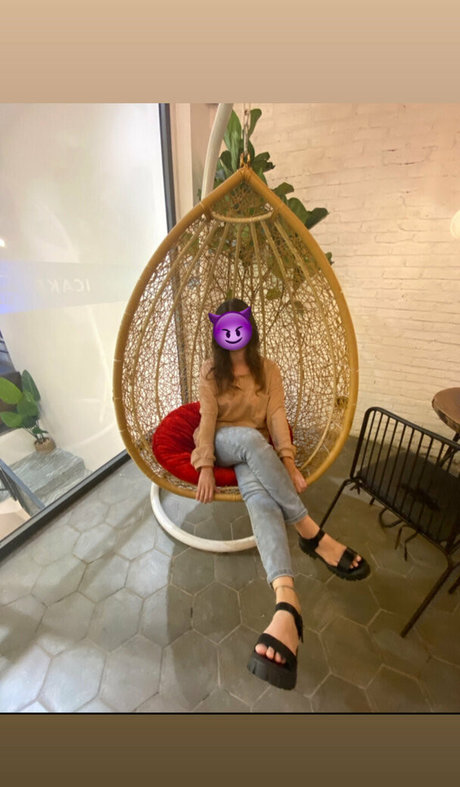 Foto di nudo di fuga di OnlyFans di Feetbecks