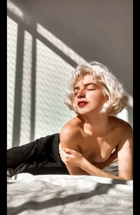 Foto di nudo di fuga di OnlyFans di Karina Martins