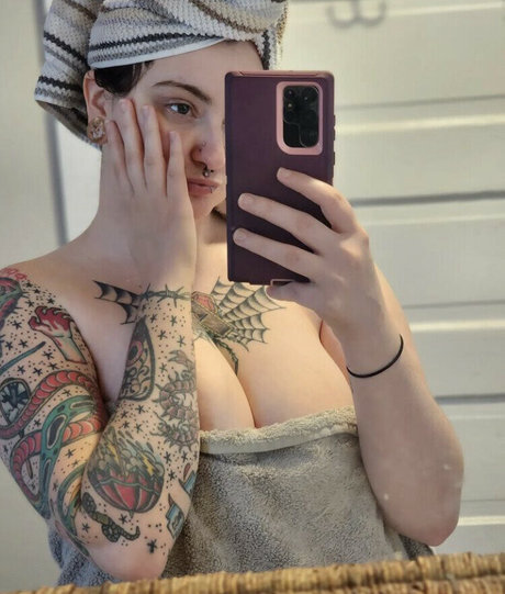 Foto di nudo di fuga di OnlyFans di Abhormistress