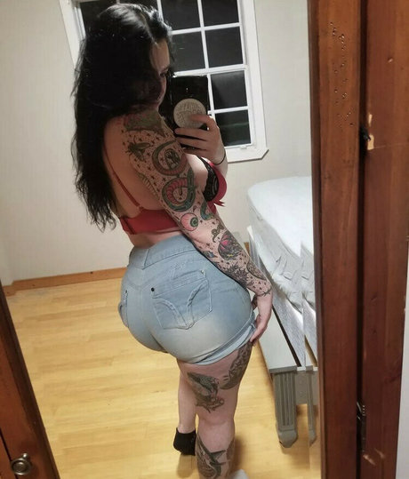 Foto di nudo di fuga di OnlyFans di Abhormistress