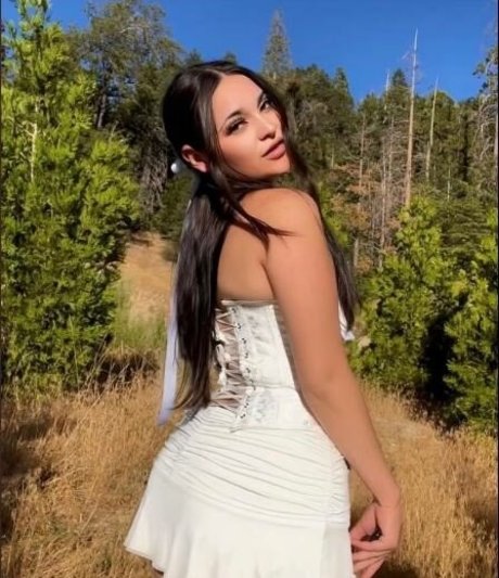 Foto di nudo di fuga di OnlyFans di Bernaarose