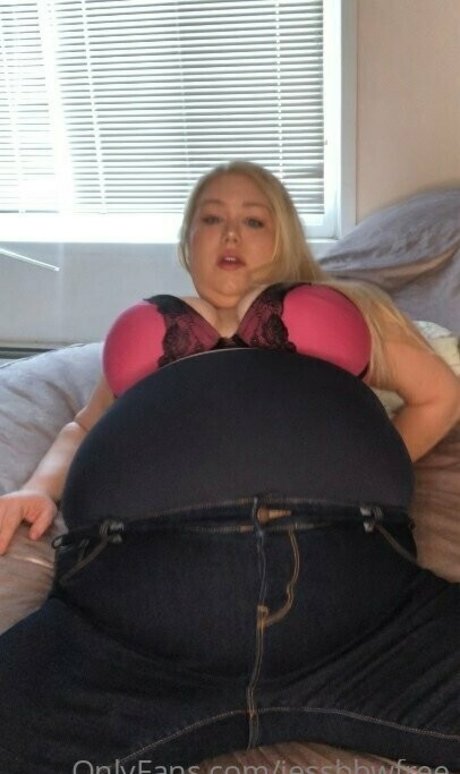 Foto di nudo di fuga di OnlyFans di Jessbbwfree