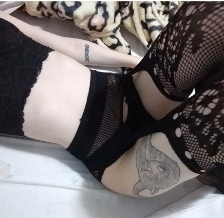 Foto di nudo di fuga di OnlyFans di Marina Von Blume