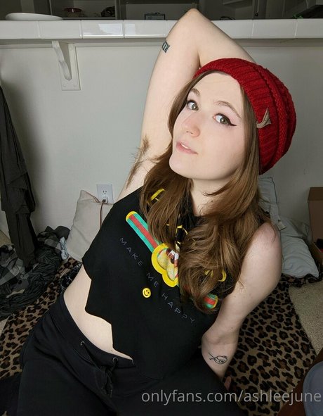 Foto di nudo di fuga di OnlyFans di Ashleejune