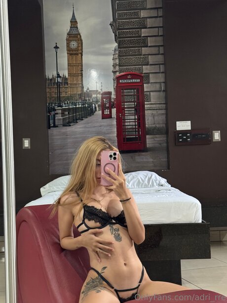 Foto di nudo di fuga di OnlyFans di Adri Rre