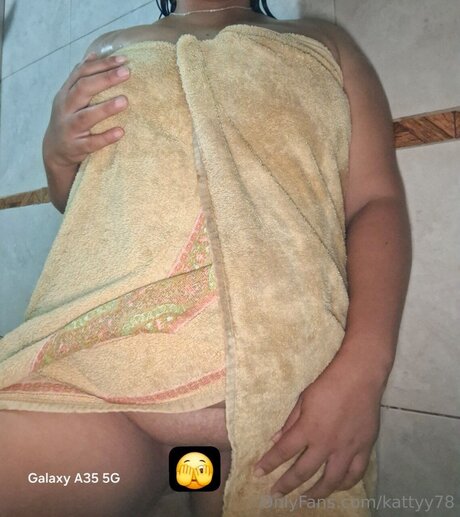 Foto di nudo di fuga di OnlyFans di Kattyy78
