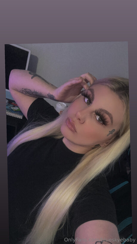 Foto di nudo di fuga di OnlyFans di Blueskyebaby